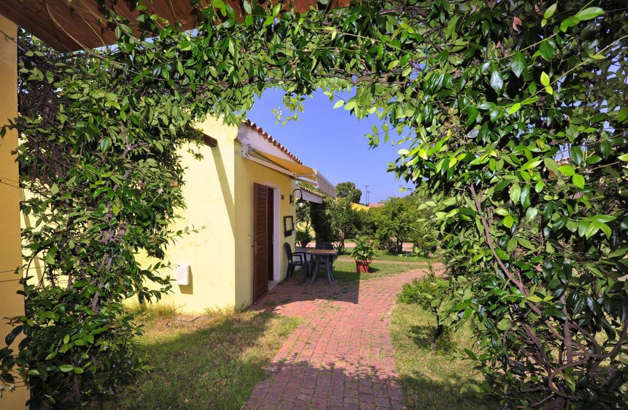 Hotel Cala Mirto Budoni Exterior photo