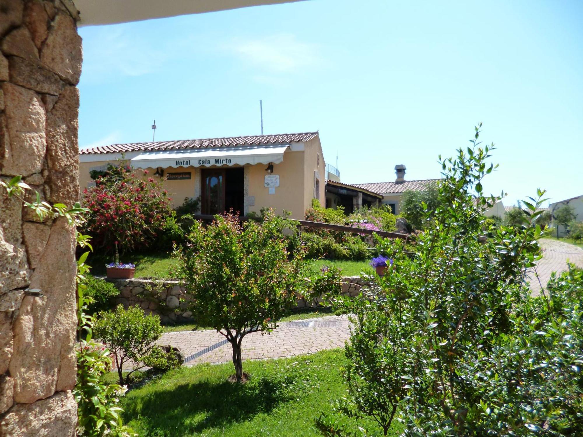 Hotel Cala Mirto Budoni Exterior photo