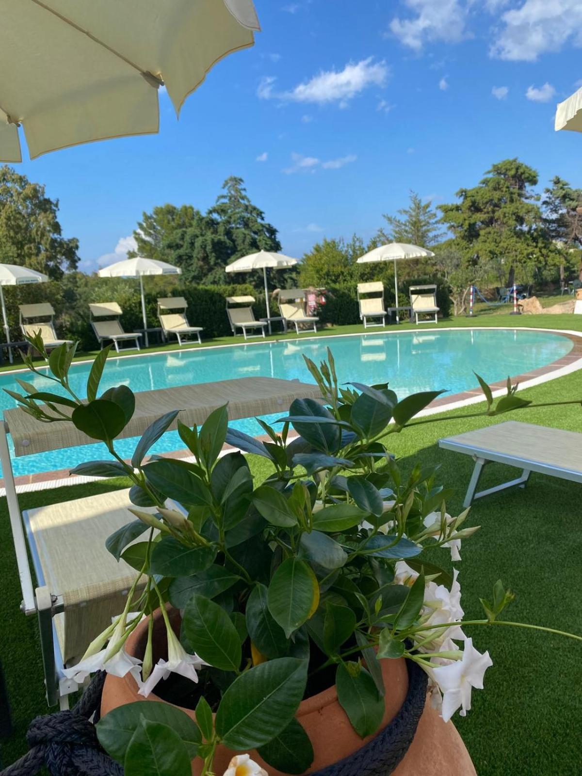 Hotel Cala Mirto Budoni Exterior photo