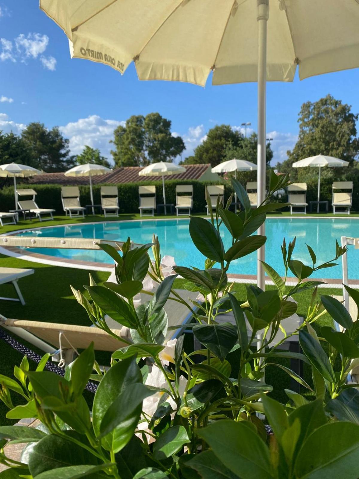 Hotel Cala Mirto Budoni Exterior photo