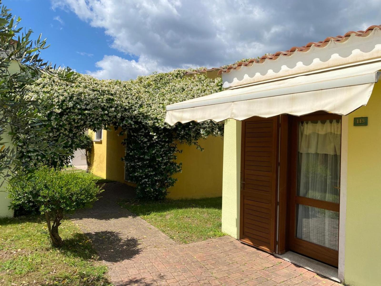 Hotel Cala Mirto Budoni Exterior photo
